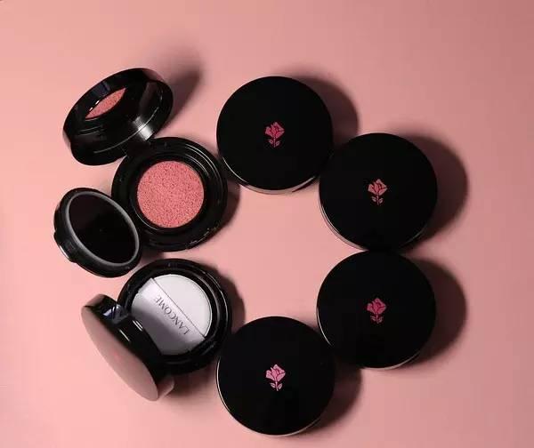 小仙女们的包里都装了啥？