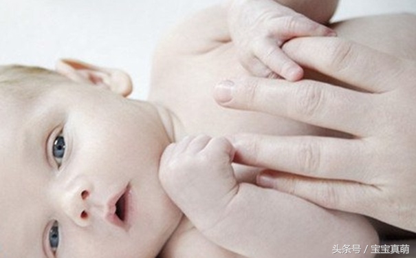 宝宝出现哪些异常时要报告,宝宝出现哪些行为需要关注