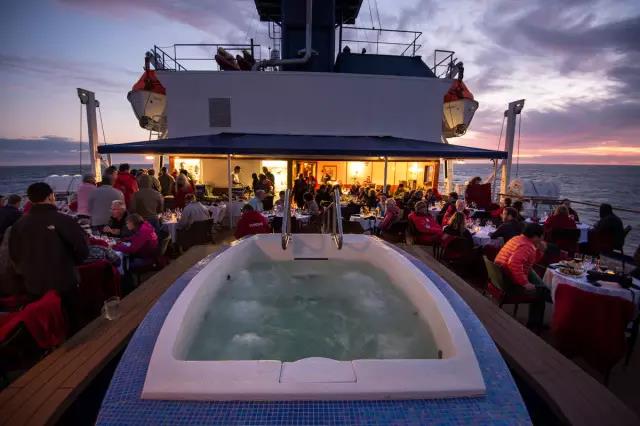 极地探险队员,极地探险邮轮旅行