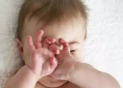 宝宝上火眼屎多怎么办,宝宝眼屎多是什么原因