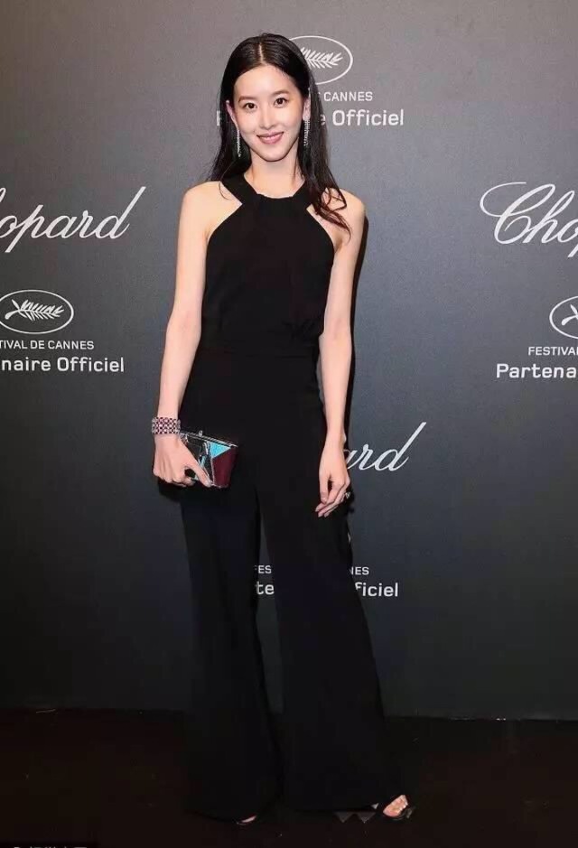 时尚八一八：连身裤是很好看，可是上厕所的时候该怎么办？