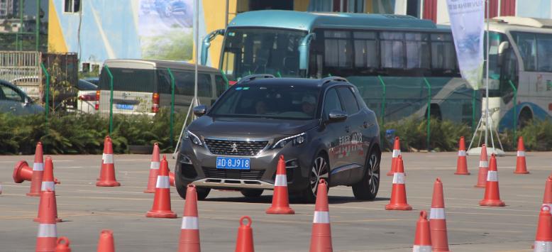 还在纠结标致的底盘？小编切身体验，领教了什么叫功底！