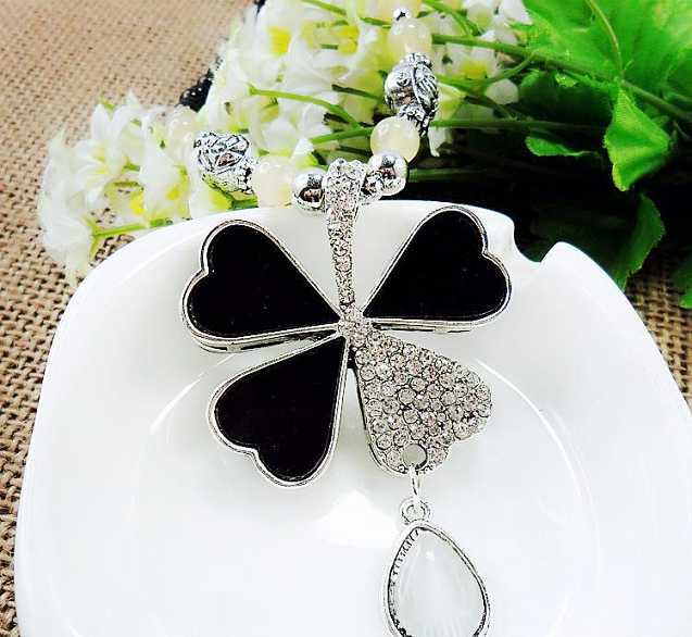 有没有觉得四叶草饰品不好看的,四叶草饰品属于什么风格