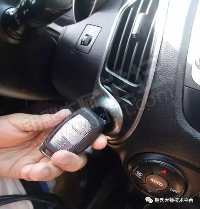 15年现代朗动用什么变速箱,15年现代朗动怎么插卡