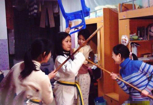 怀念大学宿舍的日常,怀念校园生活宿舍视频