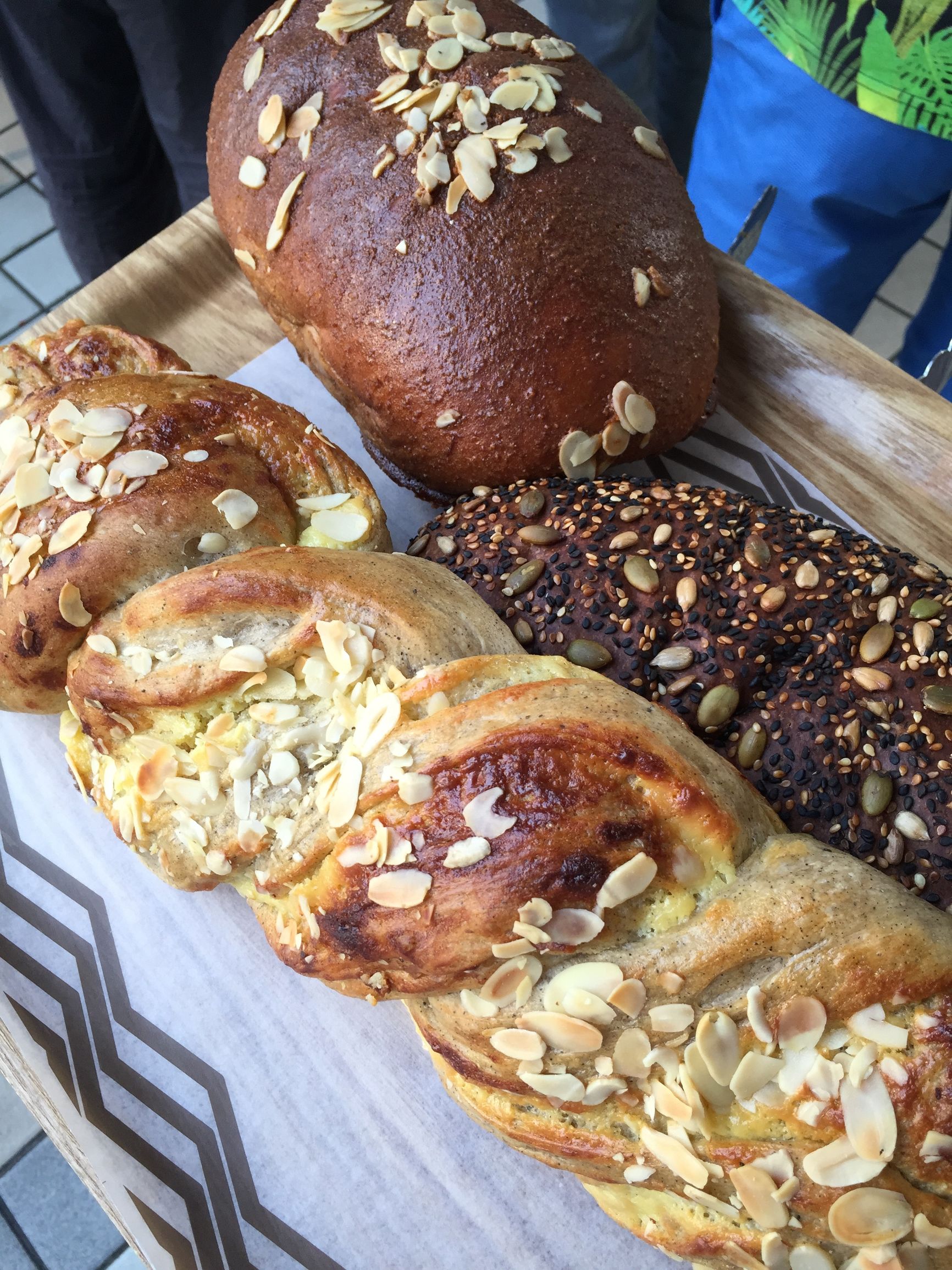 喏，这是一份你想要的20款原麦山丘面包大测评（内含6个彩蛋菜单）