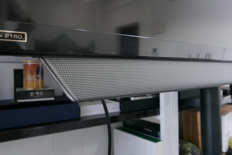 电视超窄边框和全面屏,夏普旷视s60价格