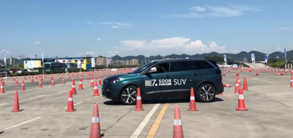 还在纠结标致的底盘？小编切身体验，领教了什么叫功底！