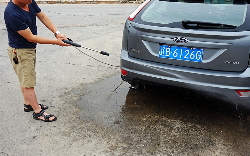 用它轻松搞定洗车清洁到位,怎么快速洗车洗得干净效率快