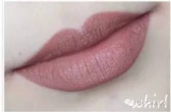 因为看起来很贵，所以叫吃土色，美的低调而优雅