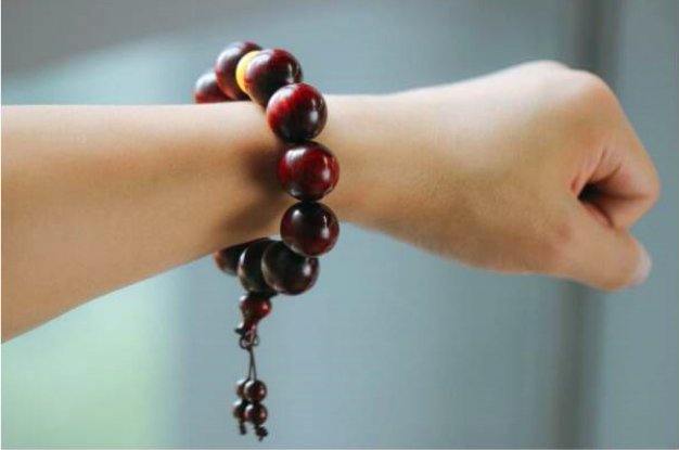 手串太松了怎么让它变紧,手串四圈太松五圈太紧怎么办