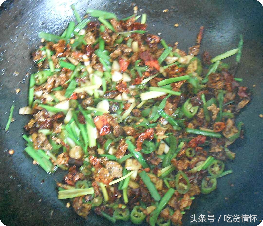 这鱼干叫什么名？4块钱一两，臭臭的但吃起来很香，随便吃几口就可以下去一碗米饭，还可以下酒