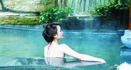 泡温泉的正确打开方法,泡温泉正确打开方式