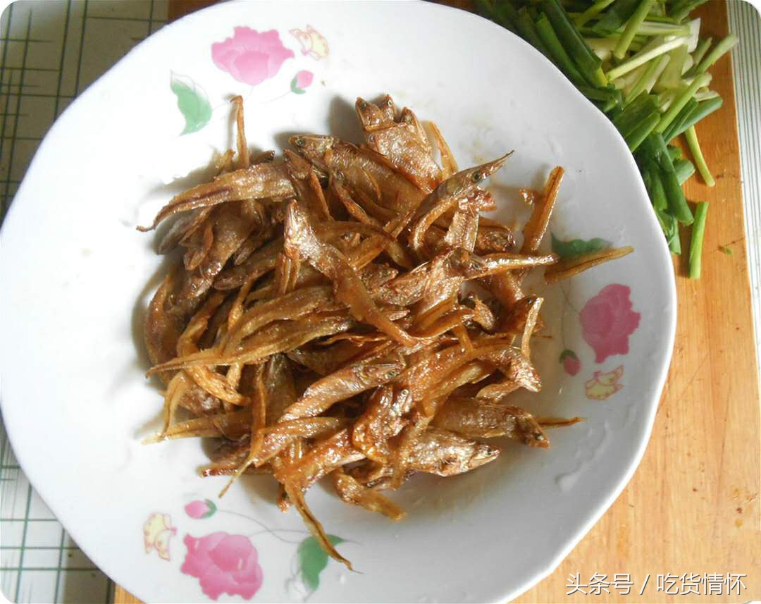 这鱼干叫什么名？4块钱一两，臭臭的但吃起来很香，随便吃几口就可以下去一碗米饭，还可以下酒