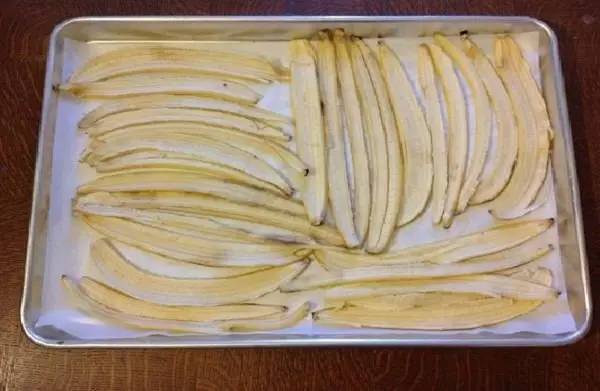 香蕉皮可以直接制作肥料,香蕉皮如何晒干做肥料