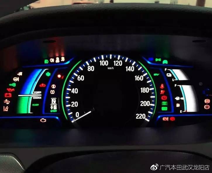 车上亮的八种灯请关注停车,车上这10个灯亮起必须停车