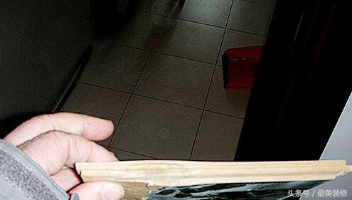 地板鼓起来了怎么补救,地板鼓起来了怎么重贴