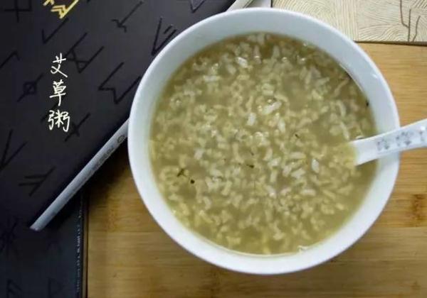 三伏天每晚用艾叶泡脚,每晚用艾叶泡脚2年的变化