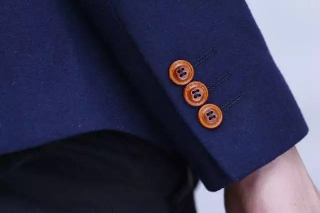 揭秘｜被你忽略的小纽扣，不小心就让衣服大掉价