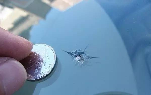 玻璃上钻小洞有什么小窍门,汽车玻璃破了个小洞怎么修复