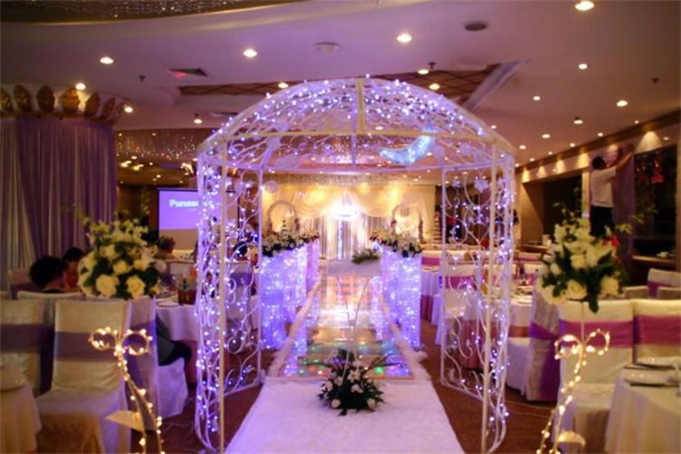 女朋友看不上自己老家的婚礼现场,女友看不起我家是农村的