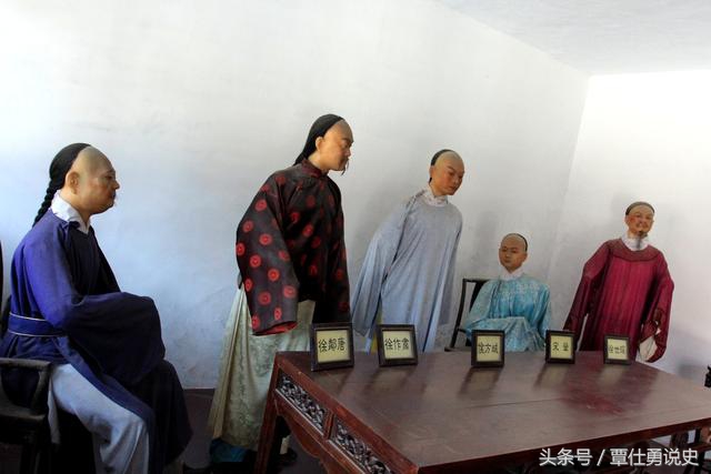 此文坛领袖曾摇笔痛斥崇祯君臣，大义凛然，入清后忍气吞声而死