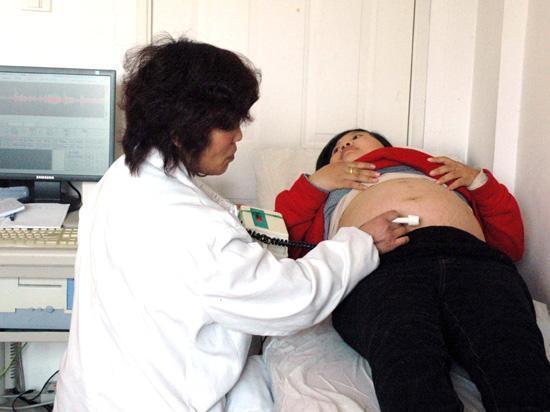 年轻准妈妈死活不肯顺产，原因令人尴尬不已！