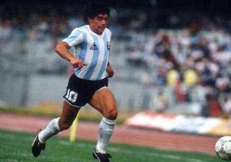 足球史上最伟大十大边锋,足球史上最伟大十大球星排名