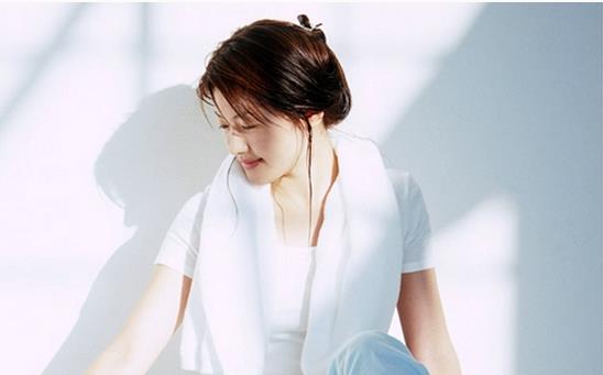 内分泌失调嘴巴附近起痘怎么调理,女性内分泌失调满脸爆痘调理动作