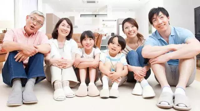 要奶奶不要爸妈违法吗,宝宝亲老人不亲爸妈怎么办