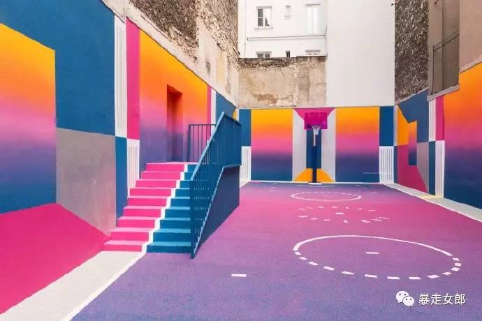 巴黎艺术篮球场配色 (巴黎色彩缤纷的篮球场)