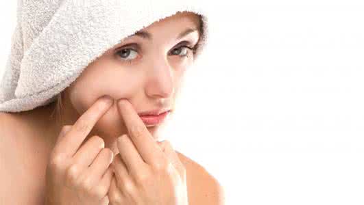 换季爆痘怎么处理,夏天容易爆痘怎么护理