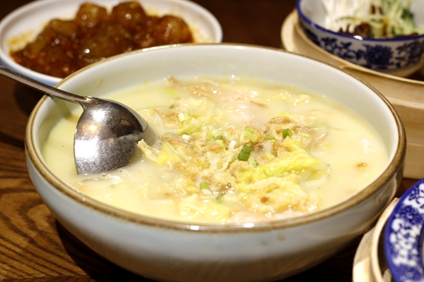 山西一绝特色刀削面,山西正宗剔尖面好吃的面馆