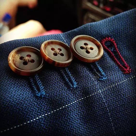 揭秘｜被你忽略的小纽扣，不小心就让衣服大掉价