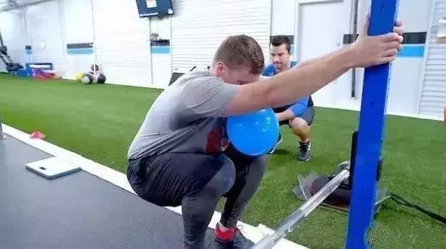 治疗腰疼的运动,治疗腰痛只需一个动作