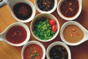 吃火锅用什么蘸酱最好,自己配制火锅蘸酱