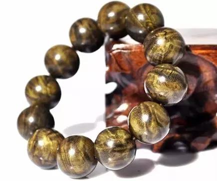 金丝楠手串变黑能抠吗,金丝楠手串黑了还能盘出来吗