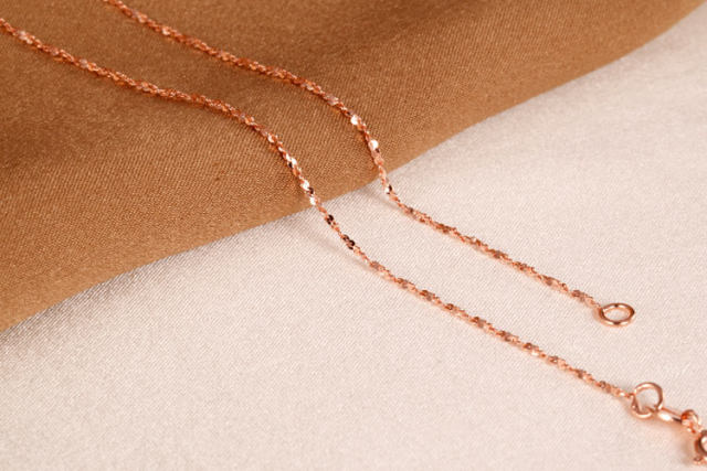 宝格丽玫瑰金项链会掉色吗,玫瑰金项链掉色了怎么修复