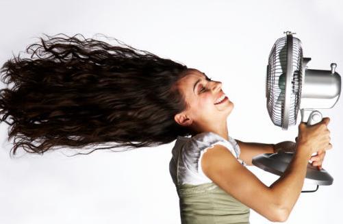 有的时候真的感觉疲惫不堪,洗完头发没干可以睡觉