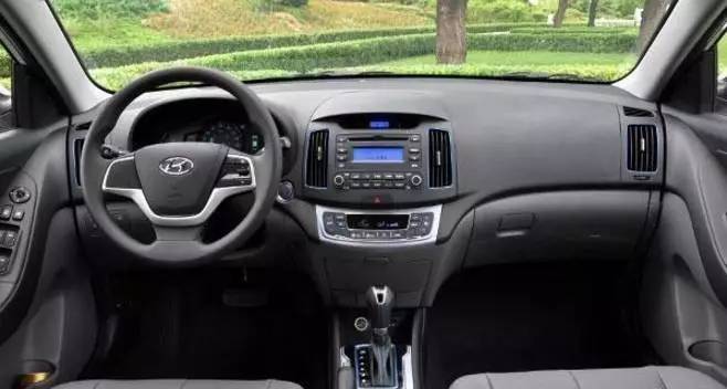 现代伊兰特ev17款,现代伊兰特ev的obd接口