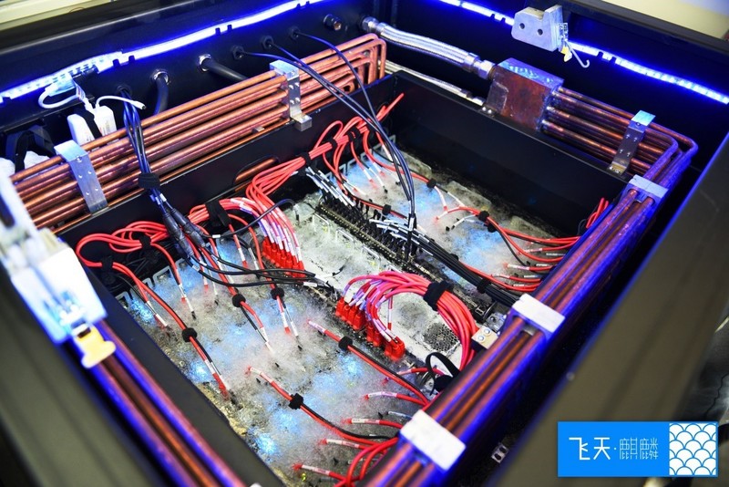 阿里浸没式液冷服务器,把服务器放进水里