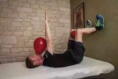 治疗腰疼的运动,治疗腰痛只需一个动作