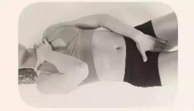 治疗腰疼的运动,治疗腰痛只需一个动作