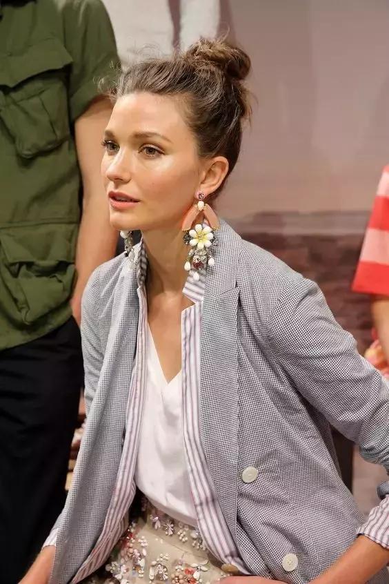 平胸穿搭矮个子,贫胸系穿搭