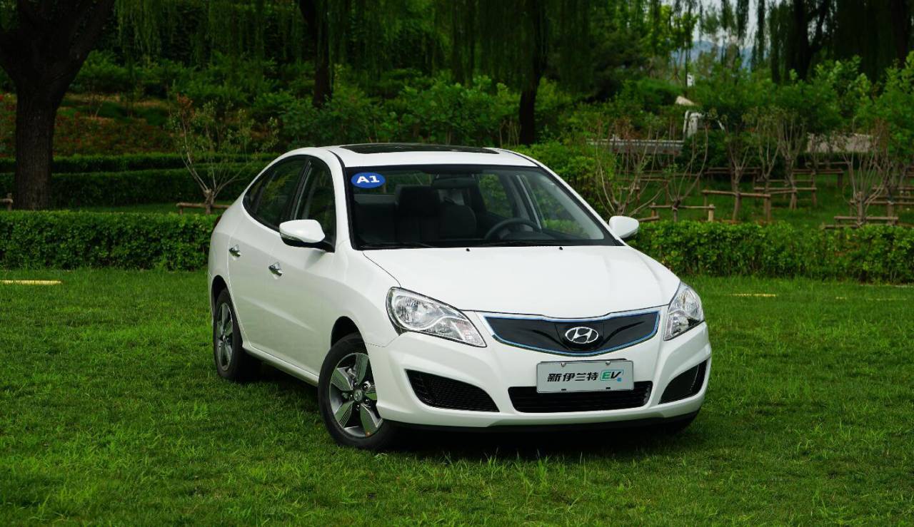 现代伊兰特ev17款,现代伊兰特ev的obd接口