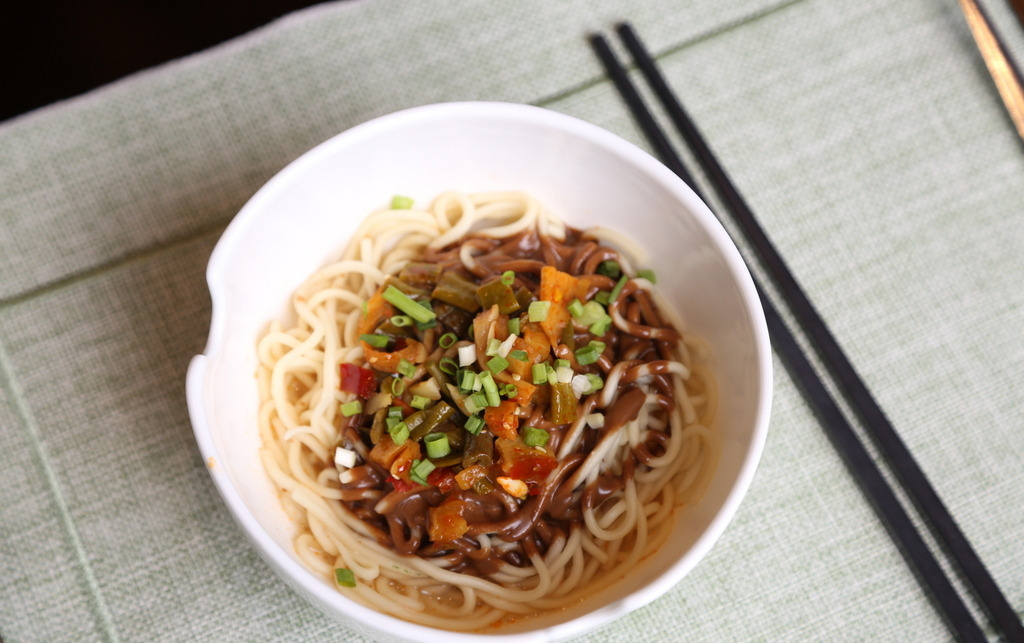 武汉热干面正宗做法放不放芝麻酱,正宗的武汉热干面的做法教程