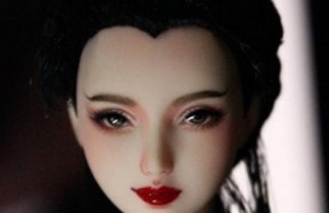 她斩杀一条蛇，不长腰疼得厉害