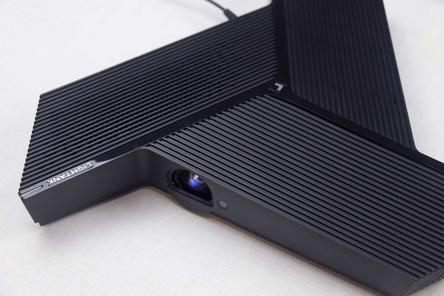 商务投影仪高效办公功能,商务便携式投影仪