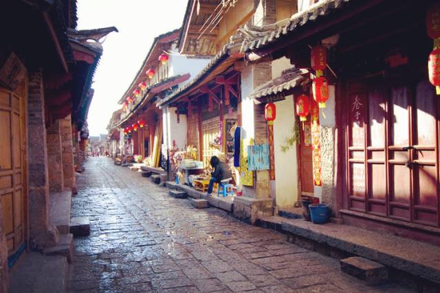 快收好这份避暑攻略,高温避暑指南