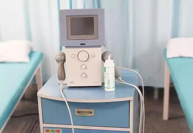 腰椎间盘突出有什么好的治疗方法,70岁老人腰椎间盘突出适合手术吗